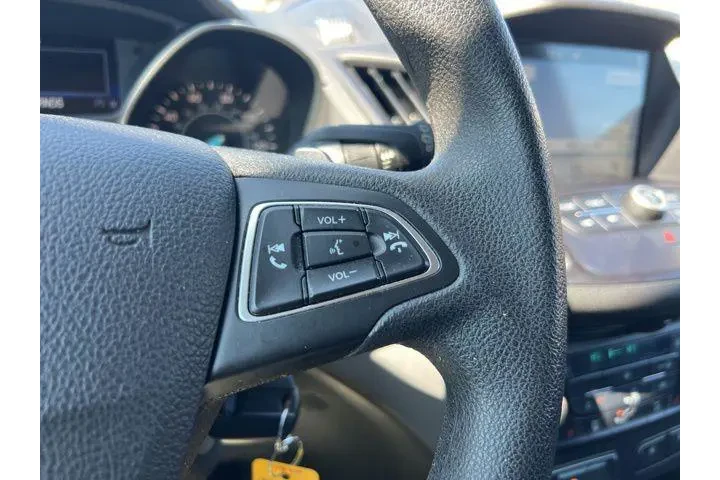 $11965 : Ford Escape 2017 AWD SE 4dr image 10