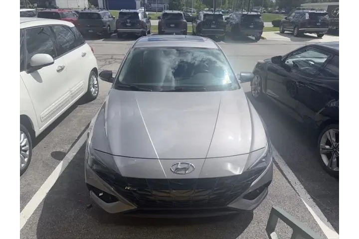$17977 : Hyundai ELANTRA 2022 N Line image 4