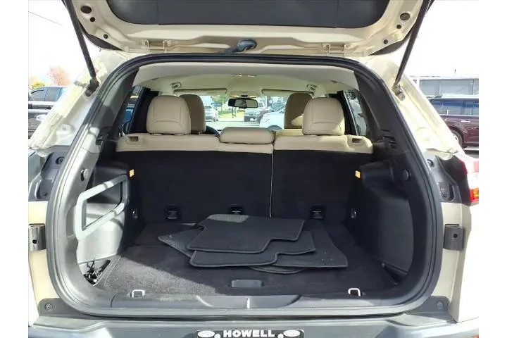 $11999 : Jeep Cherokee 2015 4x4 Limit image 9