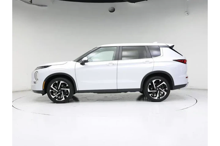 $26998 : Mitsubishi Outlander 2024 SE image 3