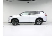 $26998 : Mitsubishi Outlander 2024 SE thumbnail