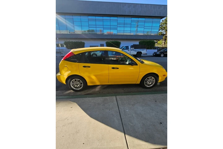 $2000 : Ford Focus 2004 image 1