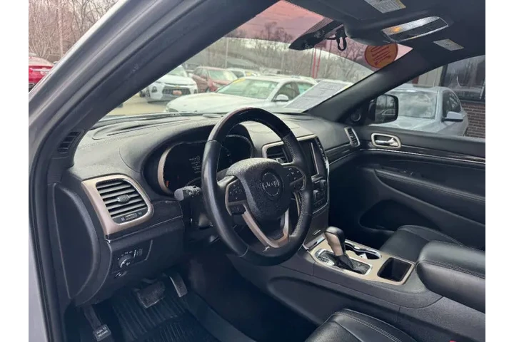 $11950 : 2016 Grand Cherokee Overland image 9