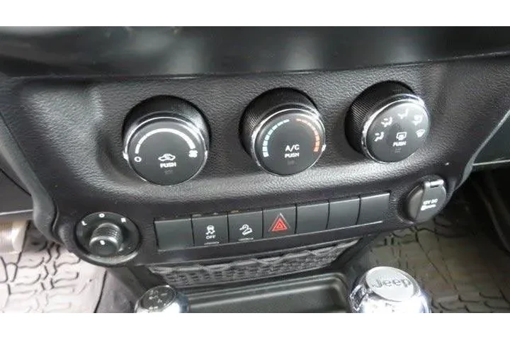 $15871 : Jeep Wrangler 2016 4x4 Sport image 10