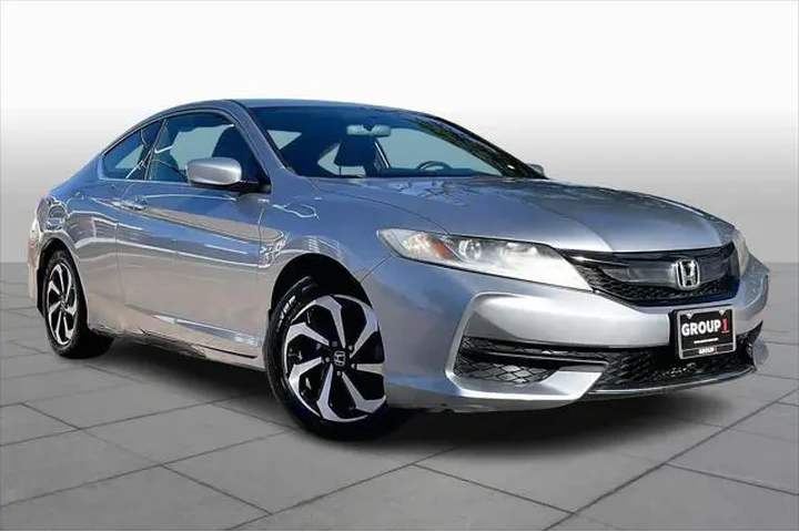$13992 : Honda Accord 2017 LX-S 2dr C image 2