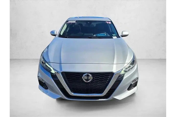 $13999 : Nissan Altima 2019 2.5 SV 4d image 2