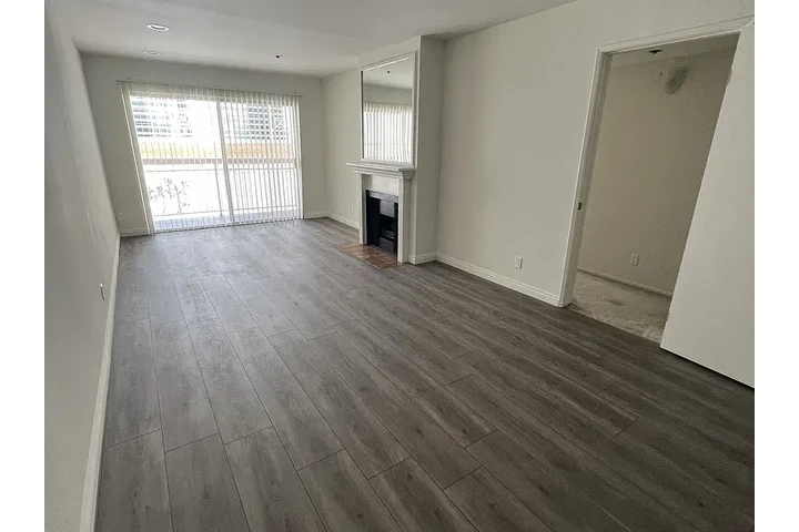 $2000 : 2 bed 2 bath image 8