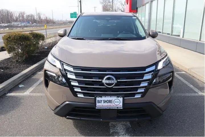 $23232 : Nissan Rogue 2025 AWD SV 4dr image 5