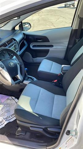 $3900 : 2013 TOYOTA PRIUS C image 3