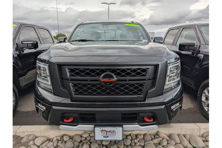 Nissan Titan 2021 4x4 PRO-4X image 2