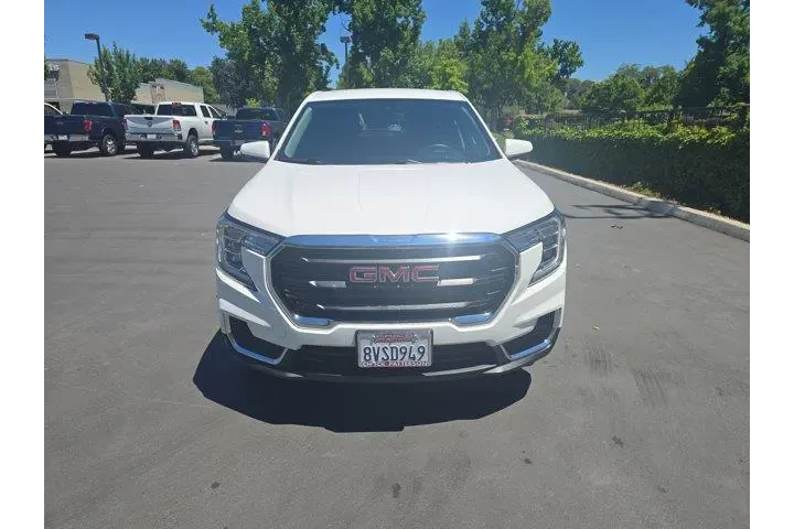 $20995 : GMC Terrain 2022 AWD SLE 4dr image 2