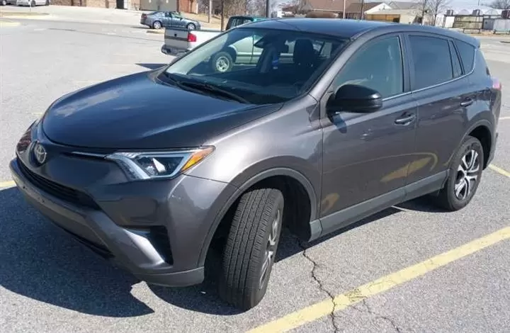 $14500 : 2018 Toyota RAV4 LE image 1