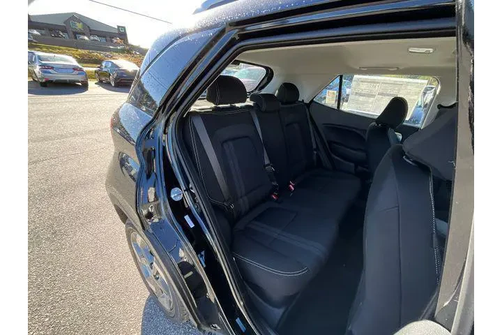 $23311 : Hyundai VENUE 2026 SEL 4dr C image 8