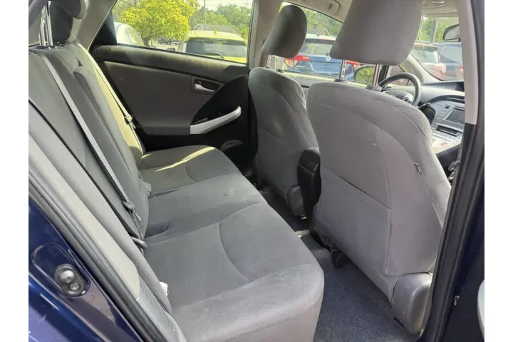 $12495 : 2013 Prius Two image 10
