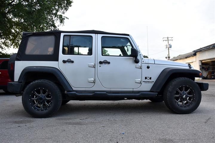 $8500 : 2008 Jeep Wrangler Unlimited X image 3