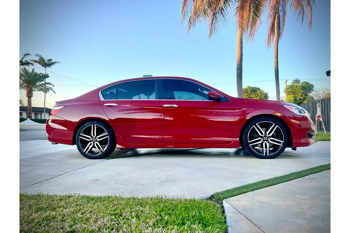 $8500 : 2017 Accord SPORT !!!!!! image 4