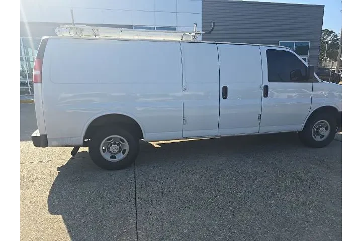 $21980 : Chevrolet Express 2018 2500 image 9