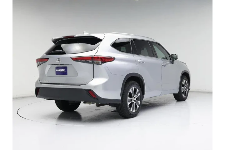 $33998 : Toyota Highlander 2021 XLE 4 image 8