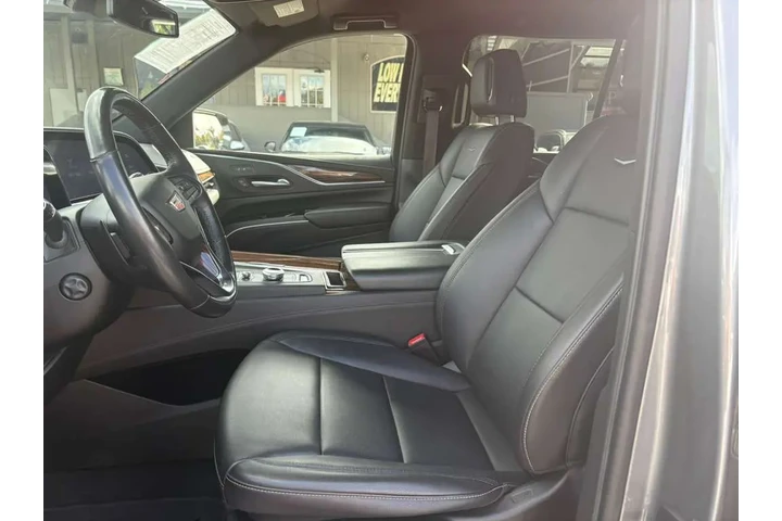 2021 Escalade Luxury 2WD image 7