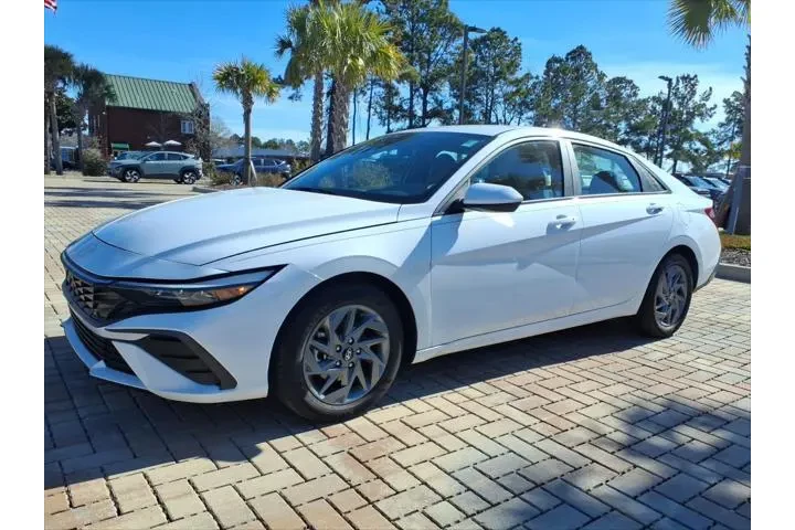 $24990 : Hyundai ELANTRA Hybrid 2024 image 4