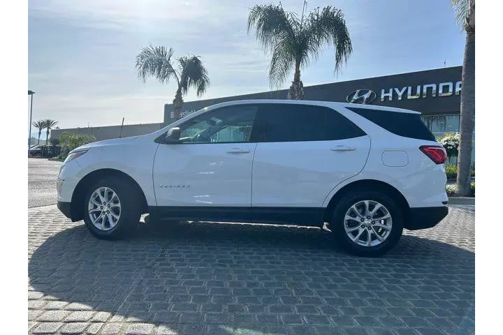 $13495 : Chevrolet Equinox 2018 LS 4d image 6