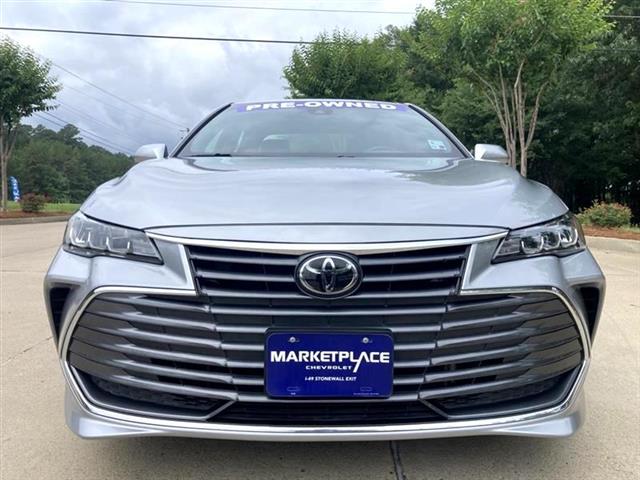 $29950 : 2019 Avalon Limited image 2