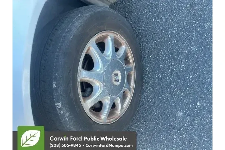 $3500 : Buick Regal 2002 LS 4dr Seda image 8