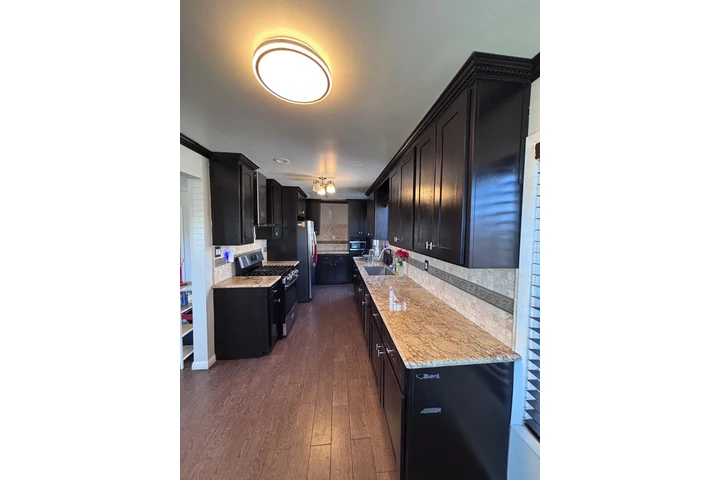 $2650 : CASA MODERNA EN RENTA image 6