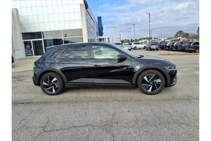 $31538 : Hyundai IONIQ 5 2025 SE 4dr image 2