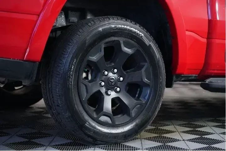 $37486 : Ram 1500 2025 4x4 Big Horn 4 image 6