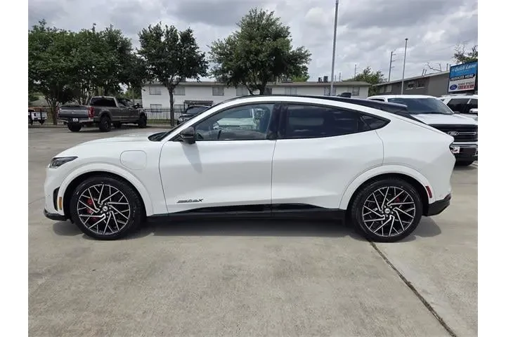 $37477 : Ford Mustang Mach-E 2023 AWD image 4