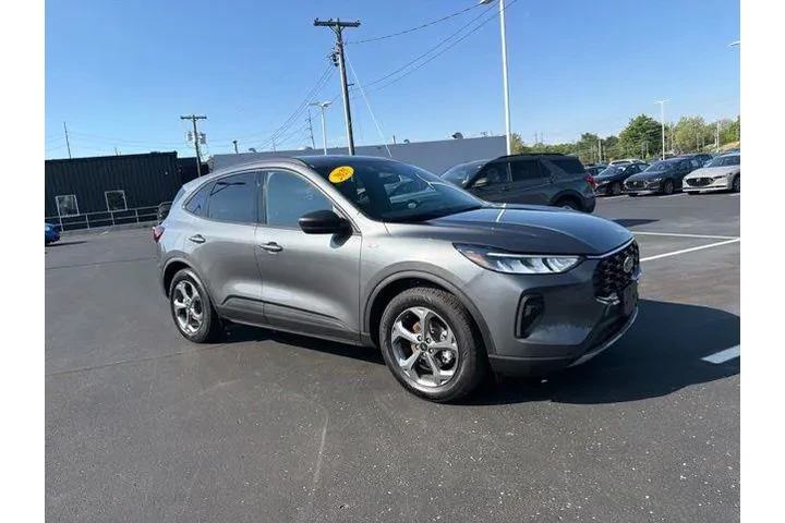 $28980 : Ford Escape 2025 ST-Line 4dr image 2