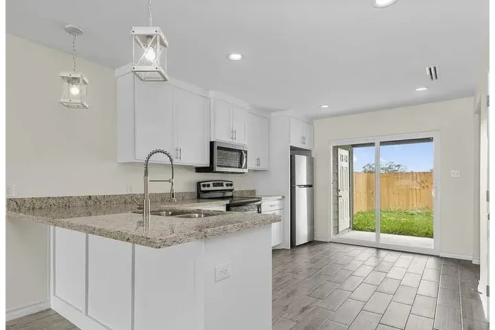 $800 : HOUSE RENT IN BROWNSVILLE TX image 6