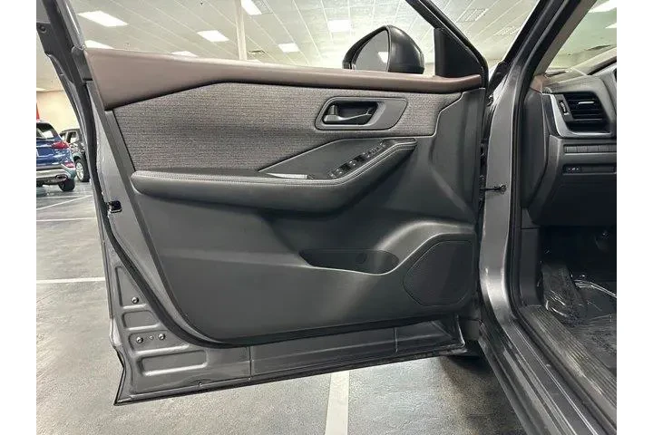 $17986 : Nissan Rogue 2021 S 4dr Cros image 9