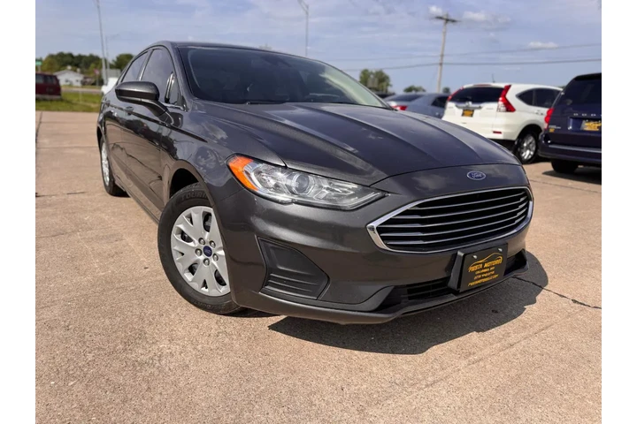 $9999 : 2019 Fusion S image 3