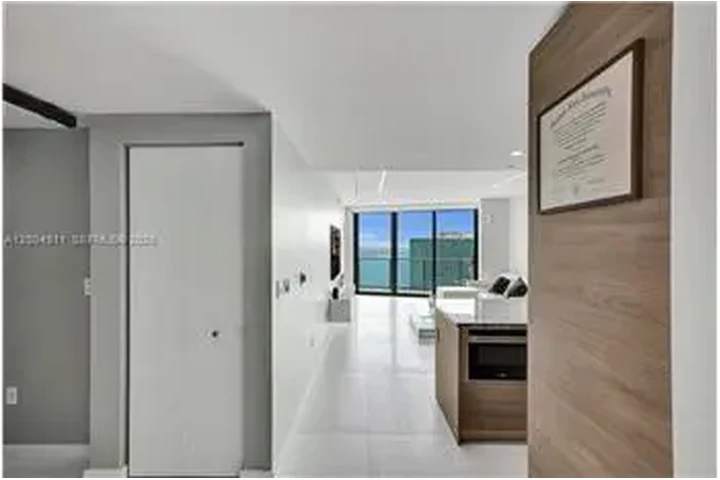 $4900 : Rental property with 1 bedro image 8