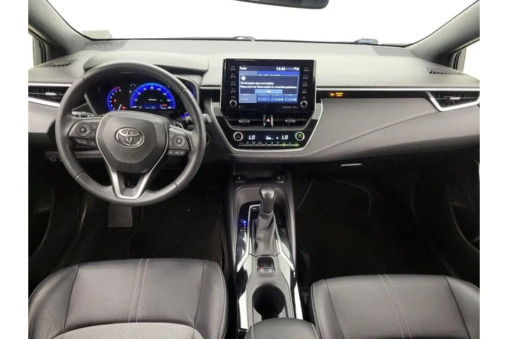 $23998 : Toyota Corolla Hatchback 202 image 9