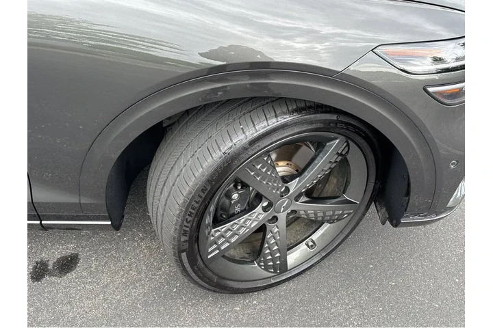 $56994 : 2025 GV70 3.5T Sport image 10
