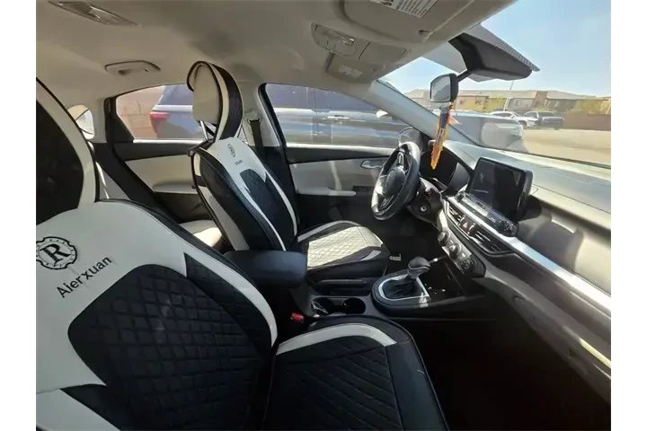 $16988 : Kia Forte 2023 LXS 4dr Sedan image 7