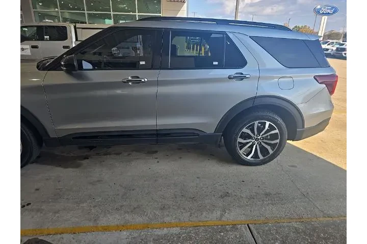 $37999 : Ford Explorer 2022 AWD ST 4d image 5