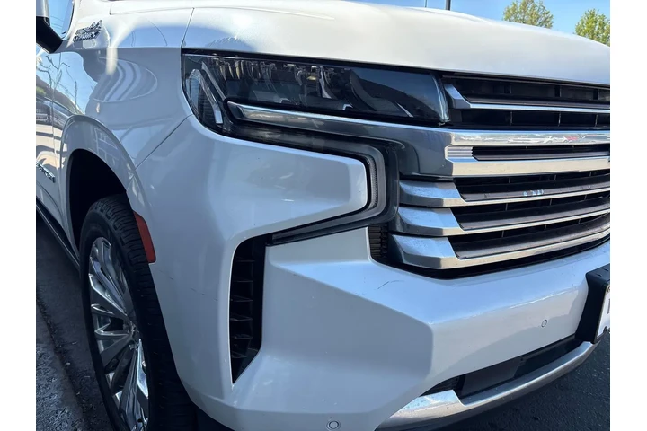 $47995 : 2021 Suburban 4WD High Country image 6