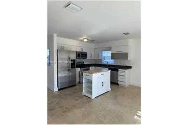 $4500 : Rental property with 3 bedro image 7