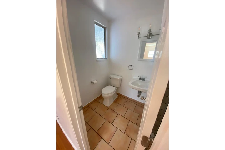 $2590 : Beautiful Home_Reduced Price! image 9