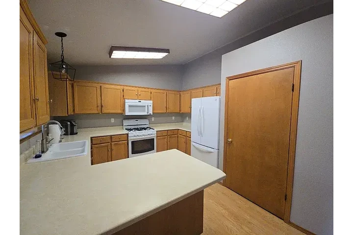 $1150 : QUIET FORTUNA CUL-DE-SAC ROAD image 10