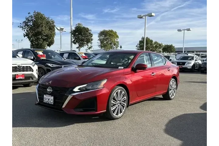 $34777 : Nissan Altima 2024 AWD 2.5 S image 2