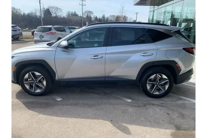 $23836 : Hyundai TUCSON 2025 AWD SEL image 2