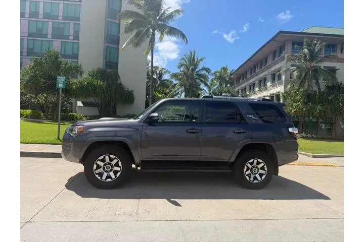 $32829 : Toyota 4Runner 2017 4x4 TRD image 9