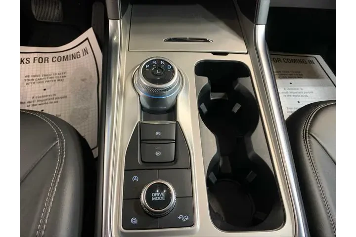 $32950 : Ford Explorer 2023 AWD XLT 4 image 6