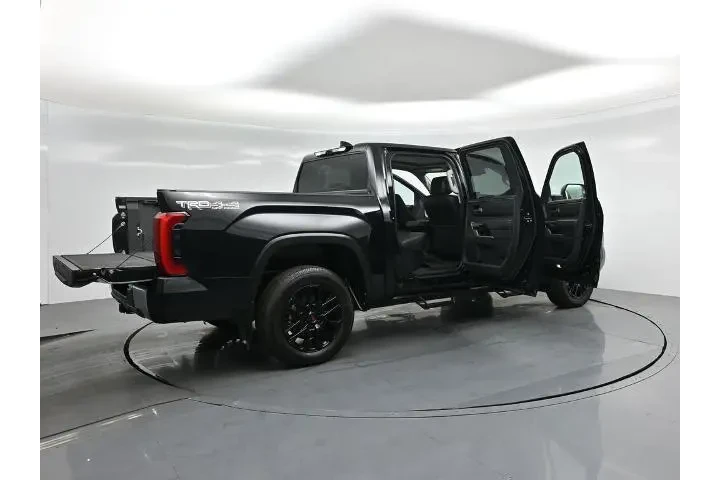 $32000 : Nissan Titan 2019 4x4 S 4dr image 5