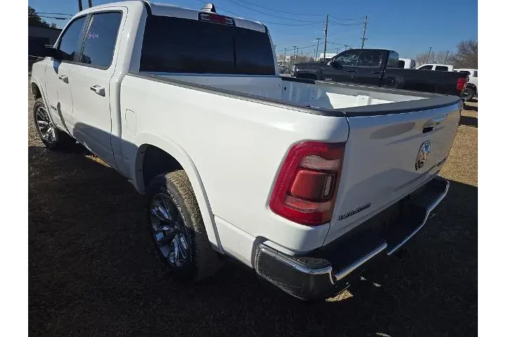$30235 : Ram 1500 2021 4x4 Laramie 4d image 2